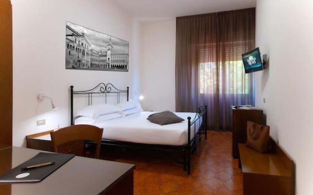 Cdh Hotel Modena Kültér fotó